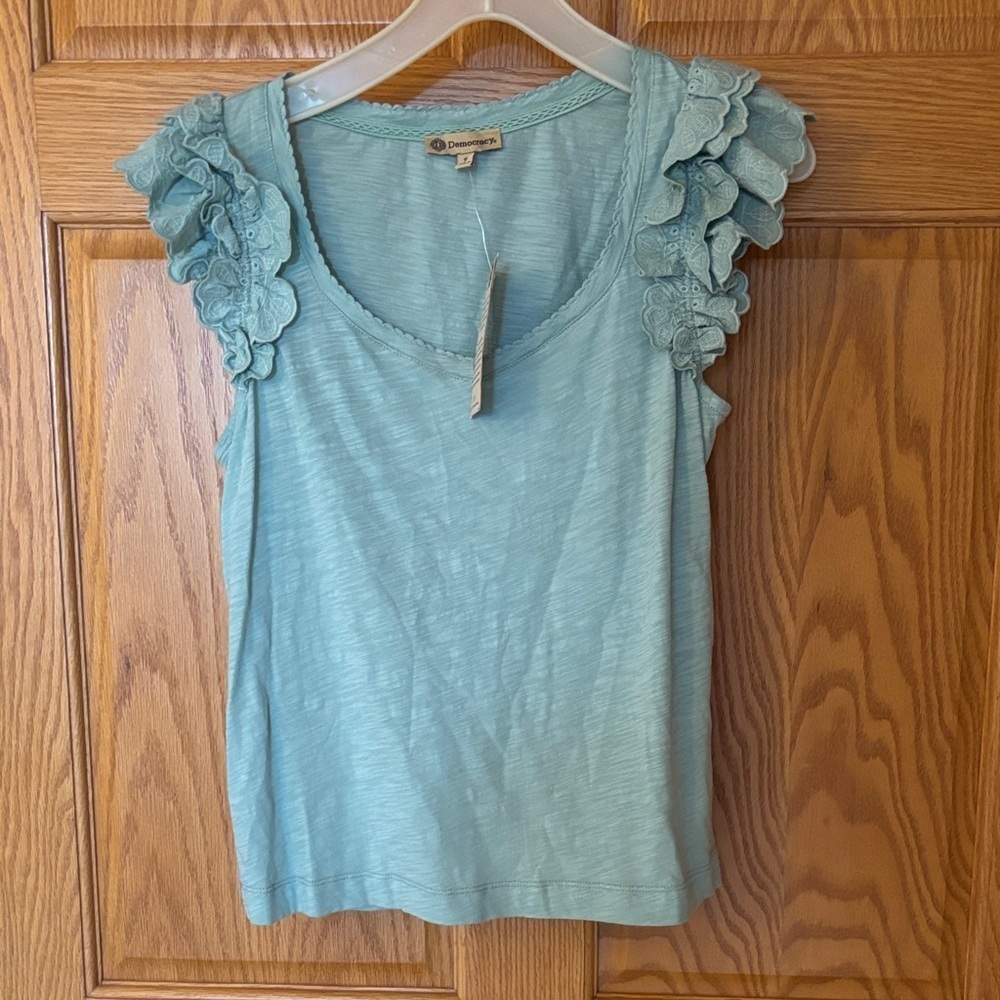 NWT Democracy mint Green Ruffle Sleeve Blouse
